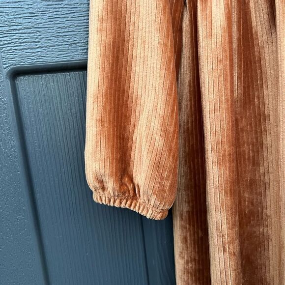 Tahari Girl Smocked Chest Dress size 8 - Picture 4 of 5